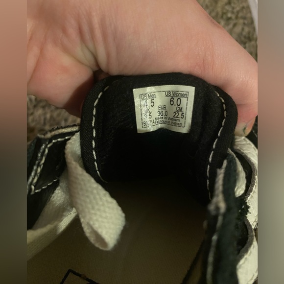 Vans - Picture 3 of 3